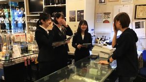 楽器店見学で発見！店舗運営のこだわりと工夫